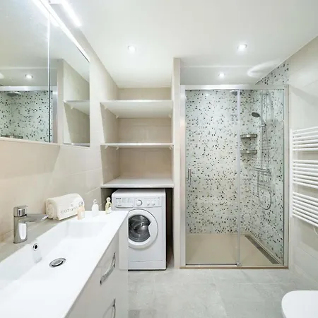 Beautiful Two Bedroom Duplex