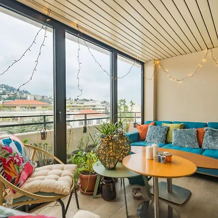 Beautiful Two Bedroom Duplex *
